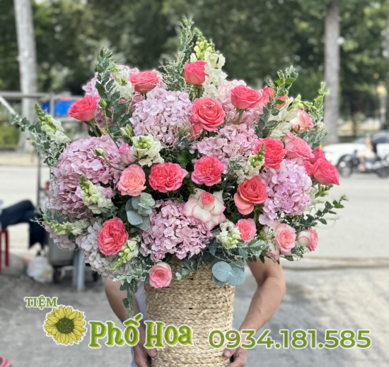 Giỏ hồng hoả diệm mix tú cầu hồng